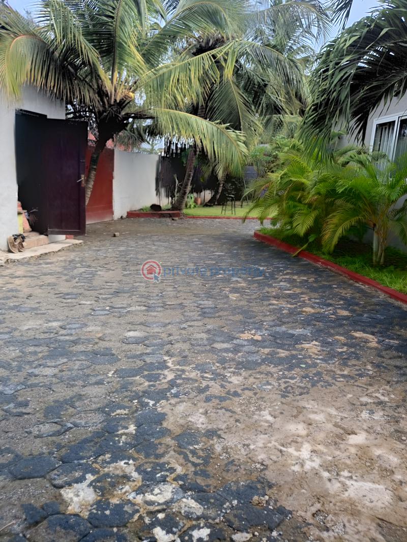 3 bedroom House For Rent Osu Nyaneba Osu Accra - 18