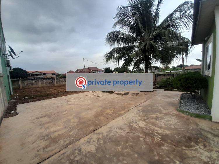 3 bedroom Semi detached Bungalow For Sale &nbsp;adenta Main Road Adenta Municipal Accra - 9