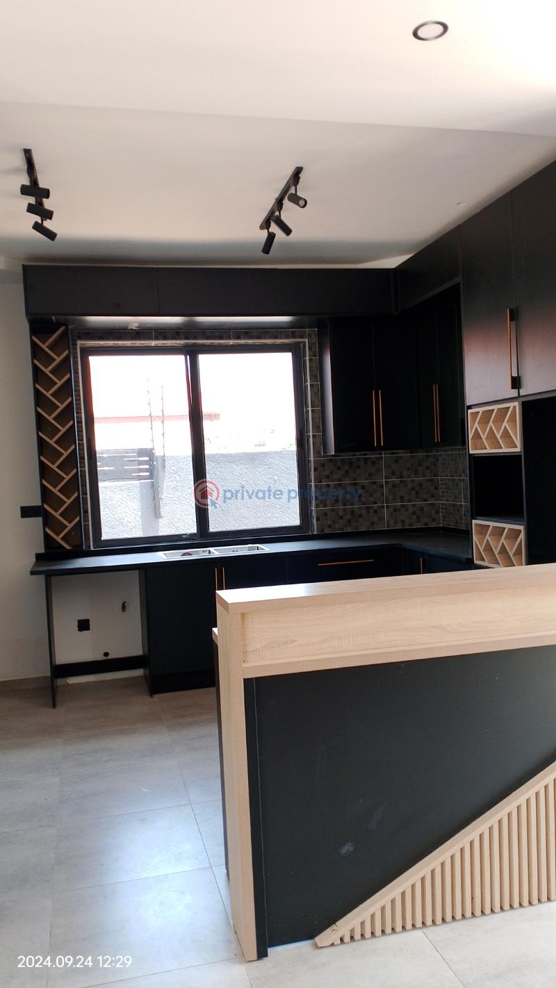 3 bedroom Townhouse For Rent North Hospital 🏥🏥🏥 Area Opposite The Police Station North Legon Accra - 1