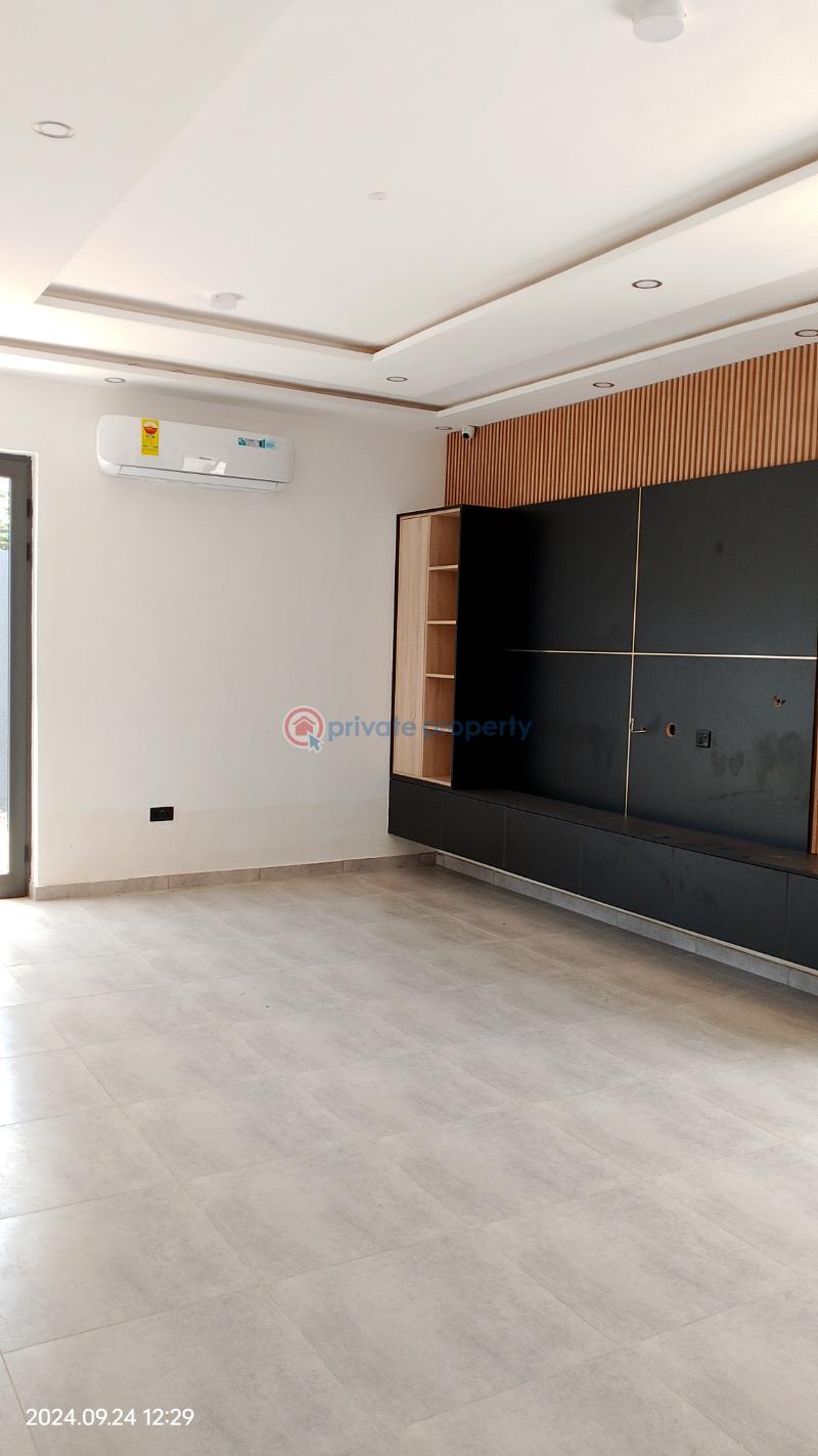 3 bedroom Townhouse For Rent North Hospital 🏥🏥🏥 Area Opposite The Police Station North Legon Accra - 2