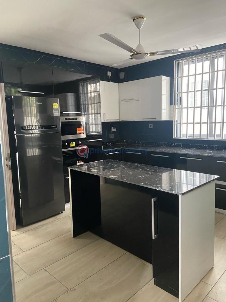 3 bedroom House For Sale Tse Addo Roundabout Road. Tse Addo Accra - 8