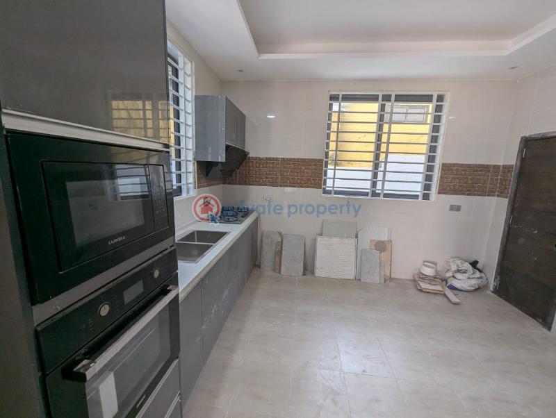 3 bedroom House For Sale Close To The Achimota Mall Accra - 16
