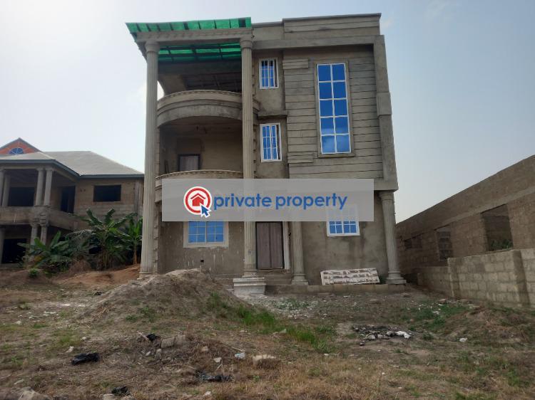 3 bedroom House For Sale &nbsp;feyiase On Atonsu Aputuogya Road. Kumasi Metropolitan Ashanti - 3