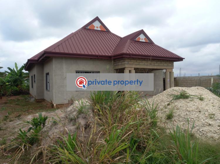 3 bedroom House For Sale &nbsp;trede on Santasi Road. Kumasi Metropolitan Ashanti - 3