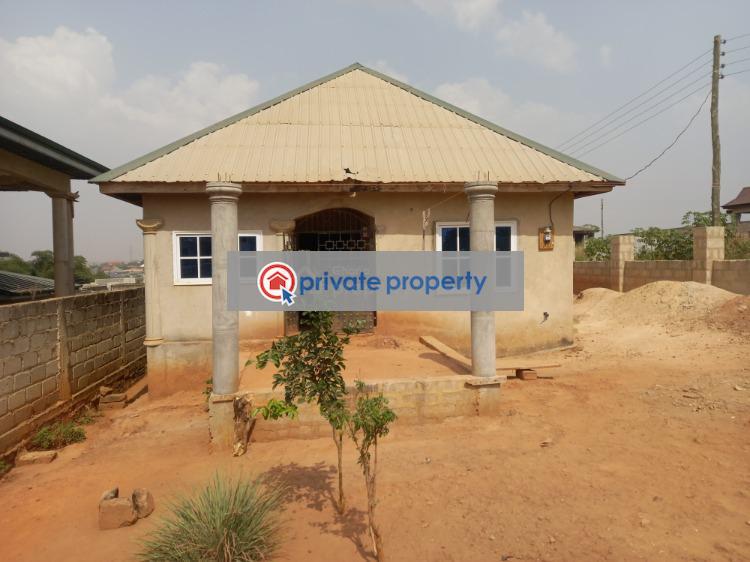 3 bedroom House For Sale  aboabo Kese On Ahodwo Sokoban Road. Kumasi Metropolitan Ashanti - 0