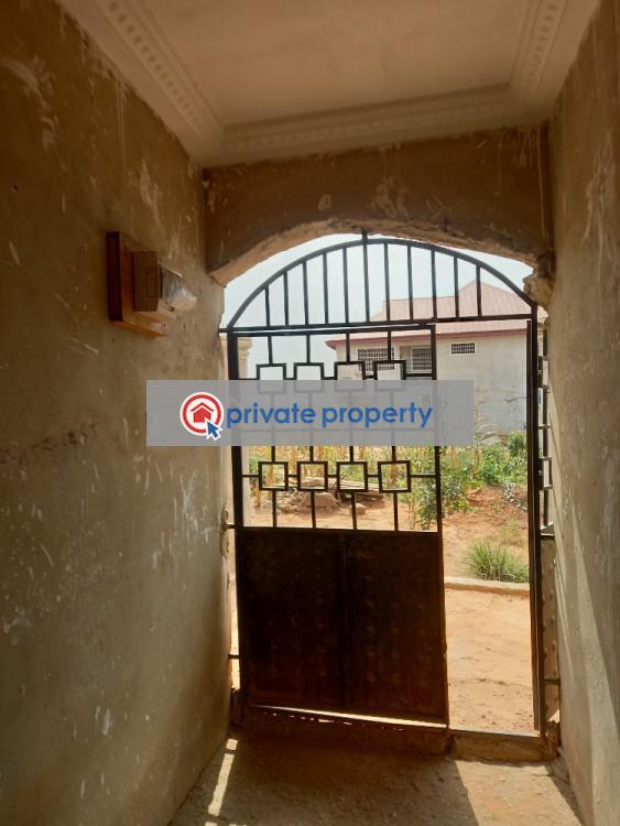 3 bedroom House For Sale &nbsp;aboabo Kese On Ahodwo Sokoban Road. Kumasi Metropolitan Ashanti - 10