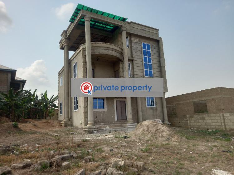 3 bedroom House For Sale &nbsp;feyiase On Atonsu Aputuogya Road. Kumasi Metropolitan Ashanti - 10