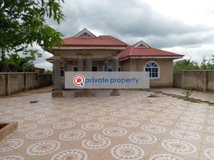 3 bedroom House For Sale &nbsp;adankwame On Abrepo Road. Kumasi Metropolitan Ashanti - 3
