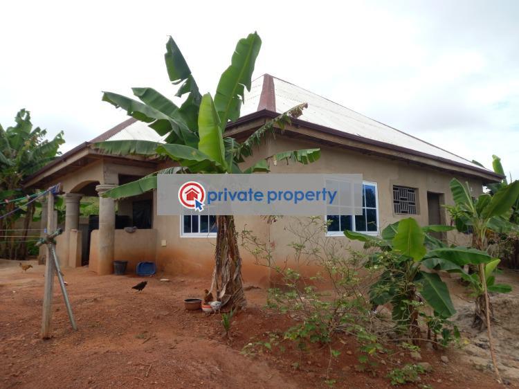 3 bedroom House For Sale &nbsp;mpatasie, After Trede on Santasi Road. Kumasi Metropolitan Ashanti - 1