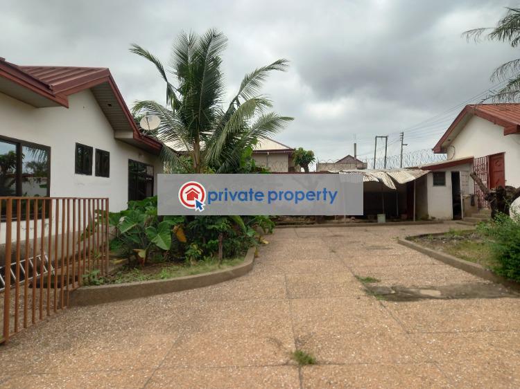 3 bedroom House For Sale &nbsp;asuofia On Abrepo Road. Kumasi Metropolitan Ashanti - 4