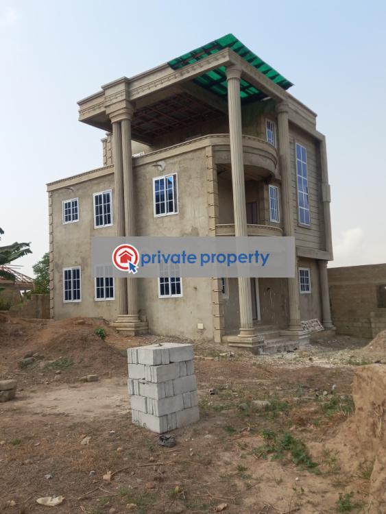 3 bedroom House For Sale &nbsp;feyiase On Atonsu Aputuogya Road. Kumasi Metropolitan Ashanti - 2