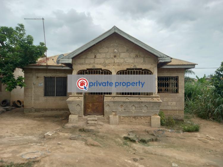 3 bedroom House For Sale &nbsp;fawoade, Near Meduma Mampongteng. Kumasi Metropolitan Ashanti - 1