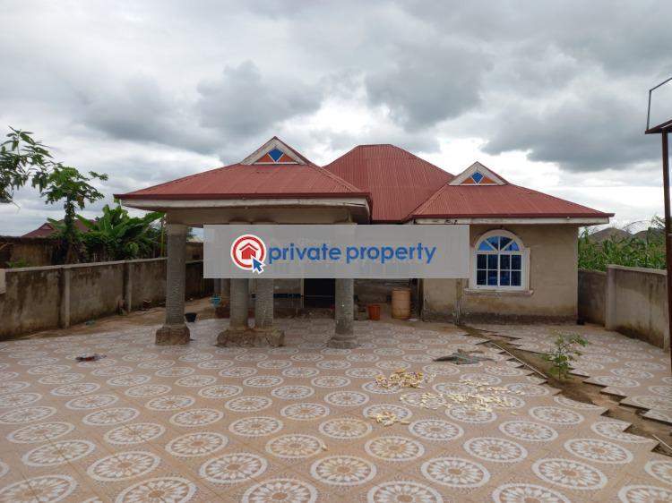 3 bedroom House For Sale &nbsp;adankwame On Abrepo Road. Kumasi Metropolitan Ashanti - 0
