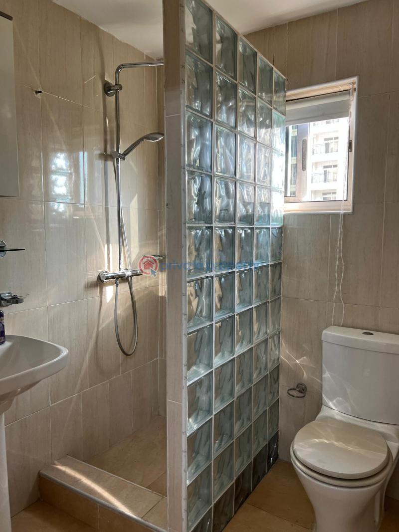 3 bedroom Apartment For Rent The Browns Realtor ,osu Close To Republic Bar Osu Accra - 14