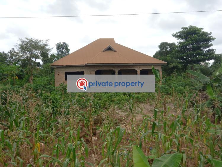 3 bedroom House For Sale &nbsp;kyekyewre On Anwiankwanta Obuasi Road. Bekwai Municipal Ashanti - 1