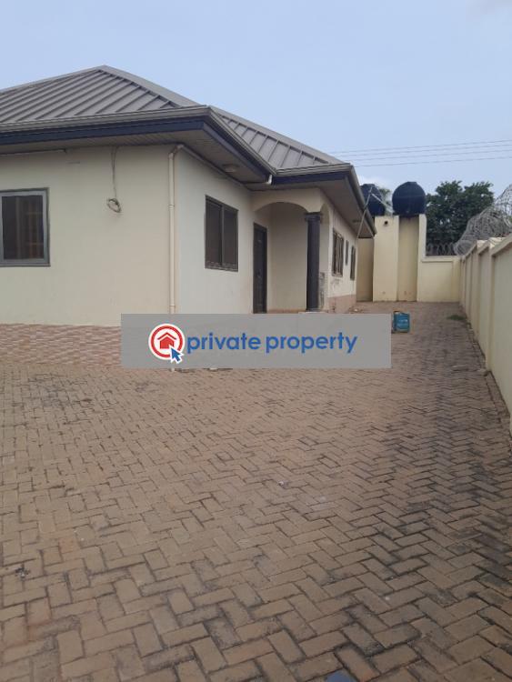 3 bedroom House For Rent petroleum Estate New Achimota Achimota Accra (PID 2PABZH) Private