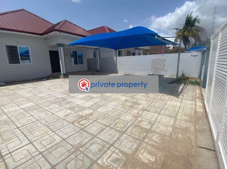 3 bedroom House For Sale &nbsp;community 18 Spintex Accra - 2