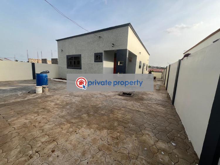 3 bedroom Detached Bungalow For Sale &nbsp;owusu Ansah Oyarifa La Nkwantanang Madina Municipal Accra - 0