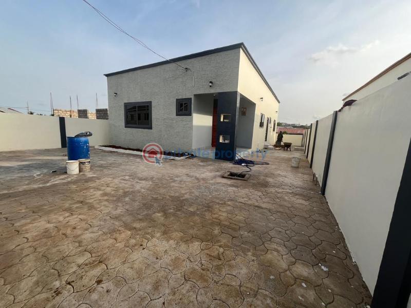3 bedroom Detached Bungalow For Sale Oyarifa La Nkwantanang Madina Municipal Accra - 6