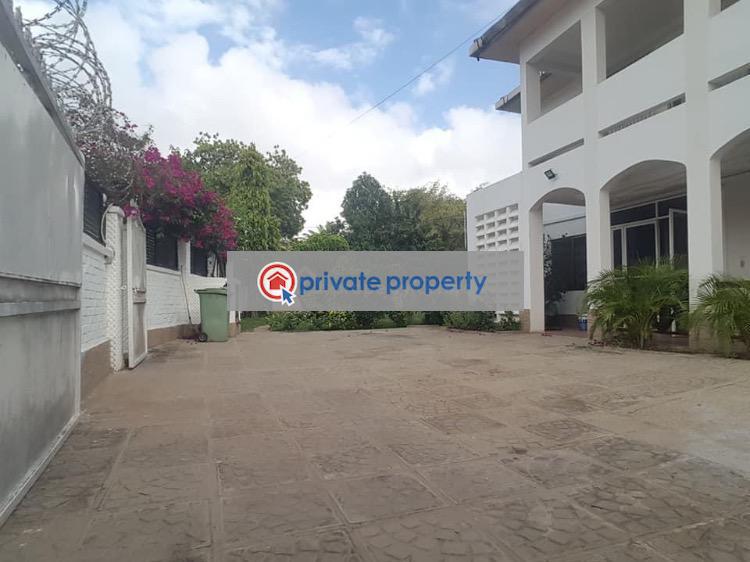 3 bedroom Semi detached Duplex For Sale North Ridge Accra - 1