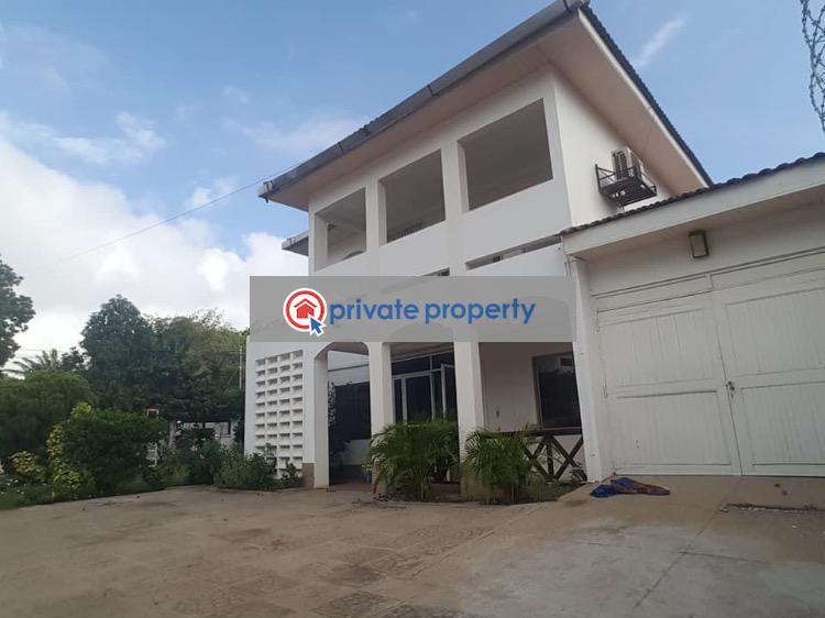3 bedroom Semi detached Duplex For Sale North Ridge Accra - 0