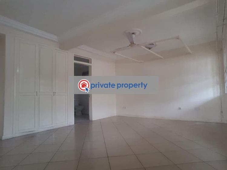 3 bedroom Semi detached Duplex For Sale North Ridge Accra - 9