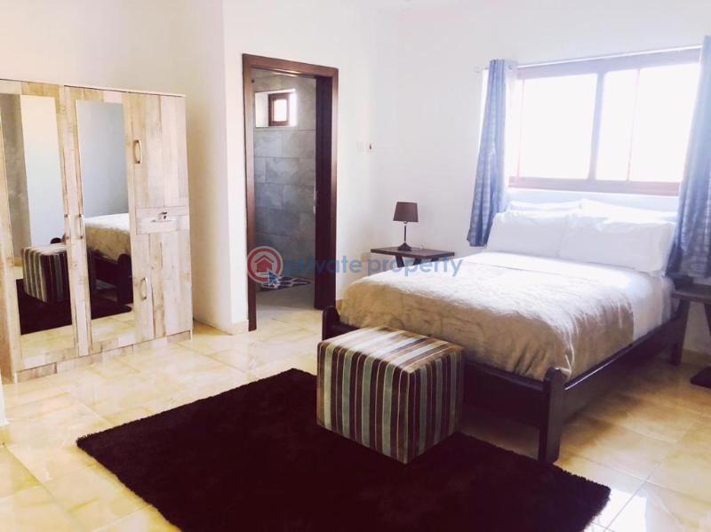 3 bedroom Apartment For Rent The Browns Realtor ,osu Republic Bar Area Osu Accra - 11