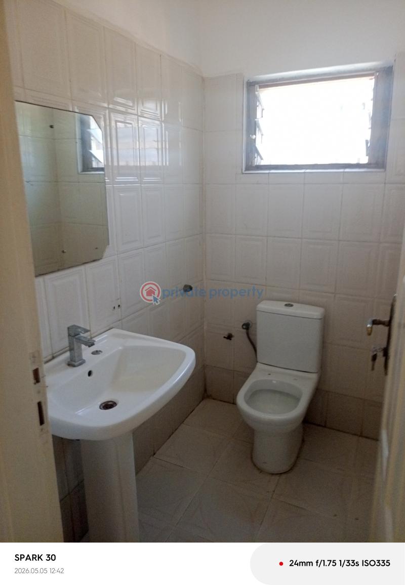 3 bedroom Apartment For Rent The Browns Realtor ,osu Oxford Street, Around The Beijing Clinic Osu Accra - 6