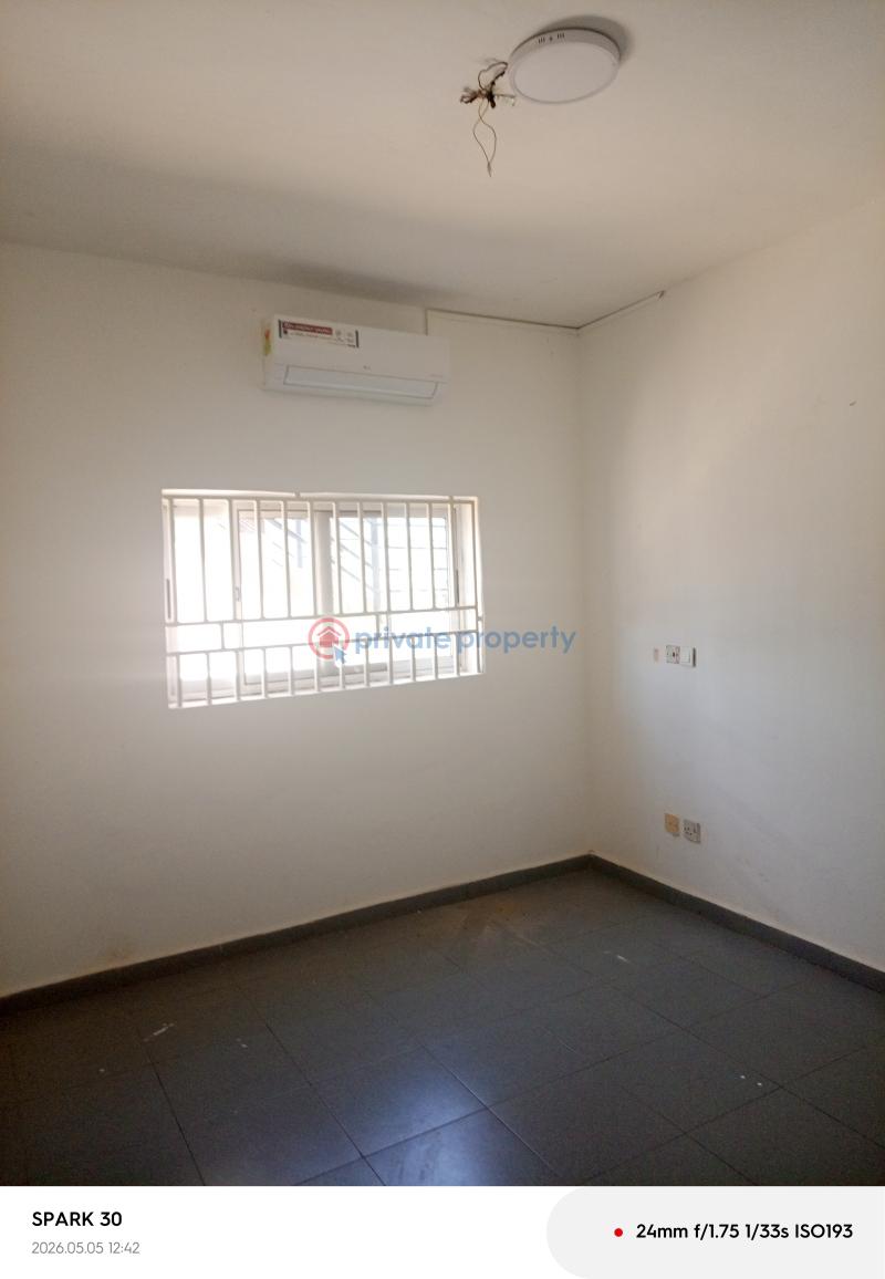 3 bedroom Apartment For Rent The Browns Realtor ,osu Oxford Street, Around The Beijing Clinic Osu Accra - 9