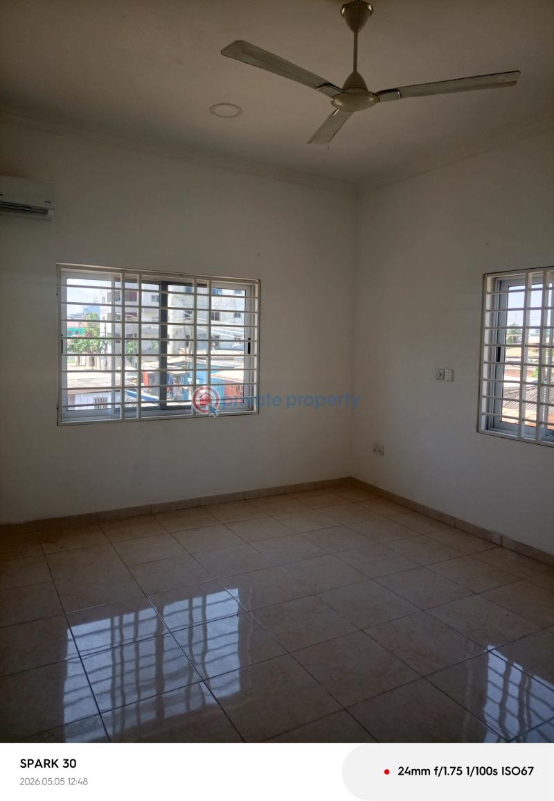 3 bedroom Apartment For Rent The Browns Realtor ,osu Oxford Street, Around The Beijing Clinic Osu Accra - 9