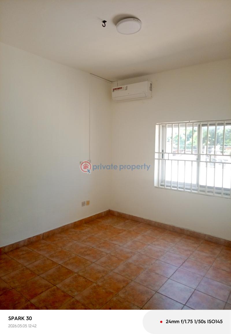 3 bedroom Apartment For Rent The Browns Realtor ,osu Oxford Street, Around The Beijing Clinic Osu Accra - 6