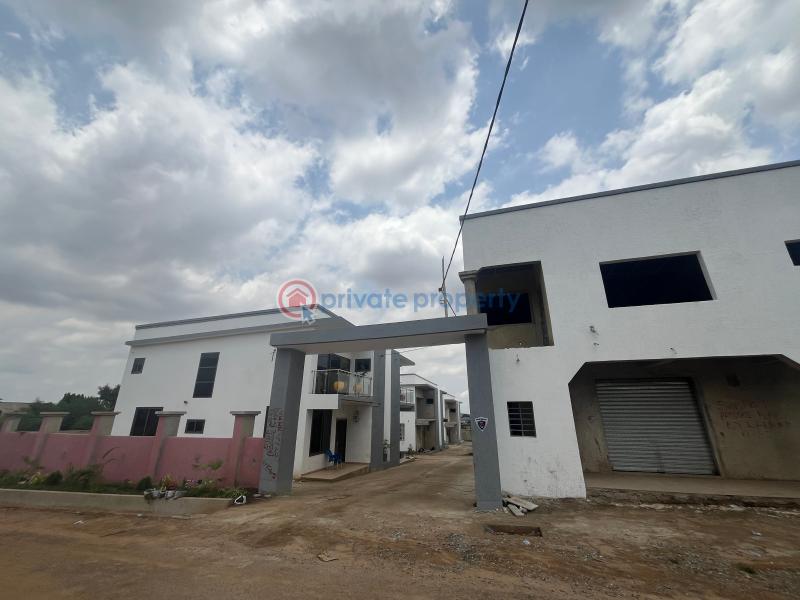 3 bedroom Townhouse For Sale Ayi Mensah Oyarifa La Nkwantanang Madina Municipal Accra - 0