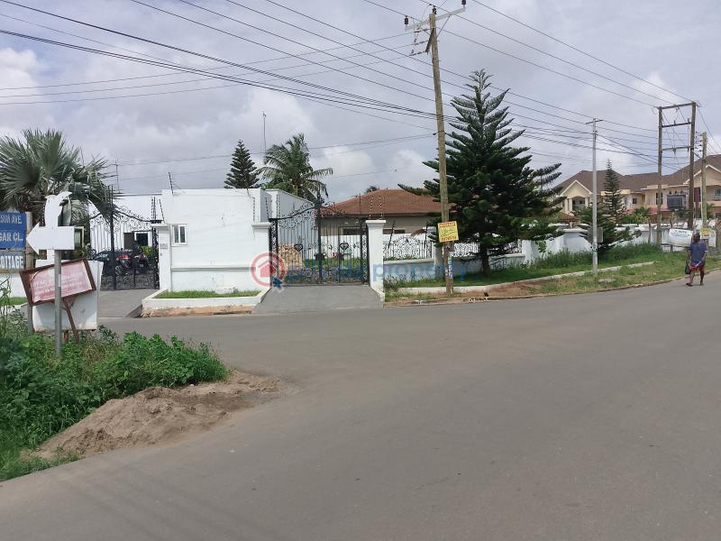 3 bedroom Semi detached Duplex For Sale Trasacco Adjiriganor East Legon Accra - 4