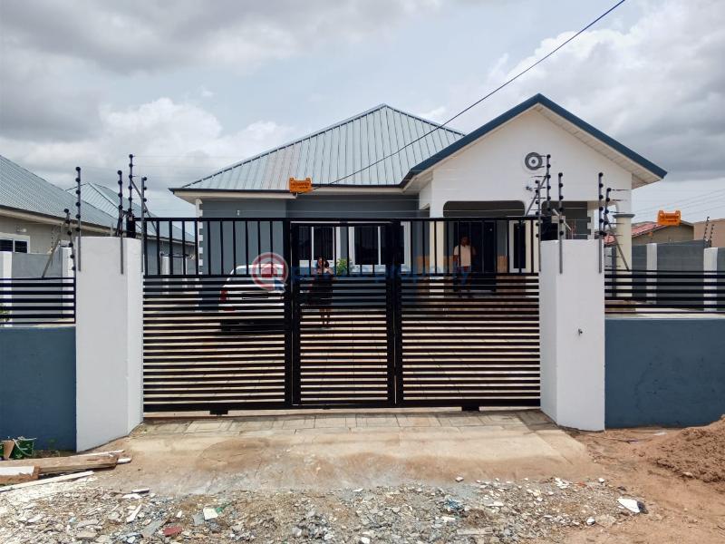 3 bedroom Detached Bungalow For Sale Dr Jesus Kasoa Awutu-Senya East Central Region - 1