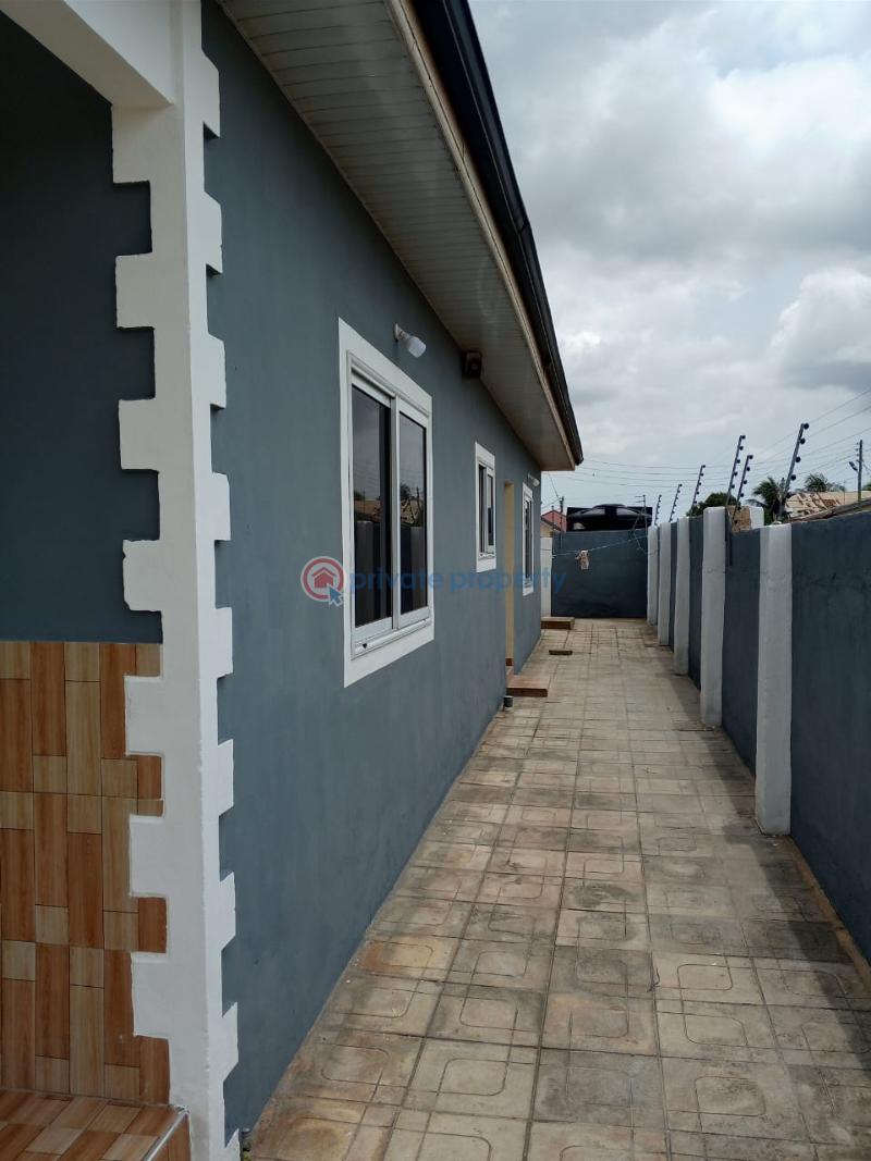 3 bedroom Detached Bungalow For Sale Dr Jesus Kasoa Awutu-Senya East Central Region - 3
