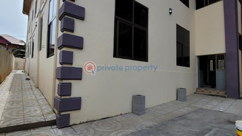 10 bedroom Block of Flats For Sale Bortianor (old Barrier/near Bojo Beach) Weija Ga South Municipal Accra - 5