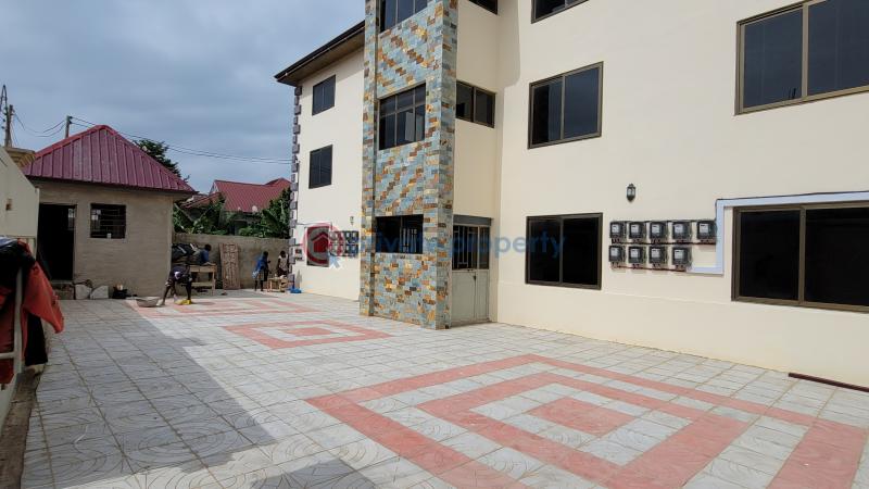 10 bedroom Block of Flats For Sale Bortianor (old Barrier/near Bojo Beach) Weija Ga South Municipal Accra - 6