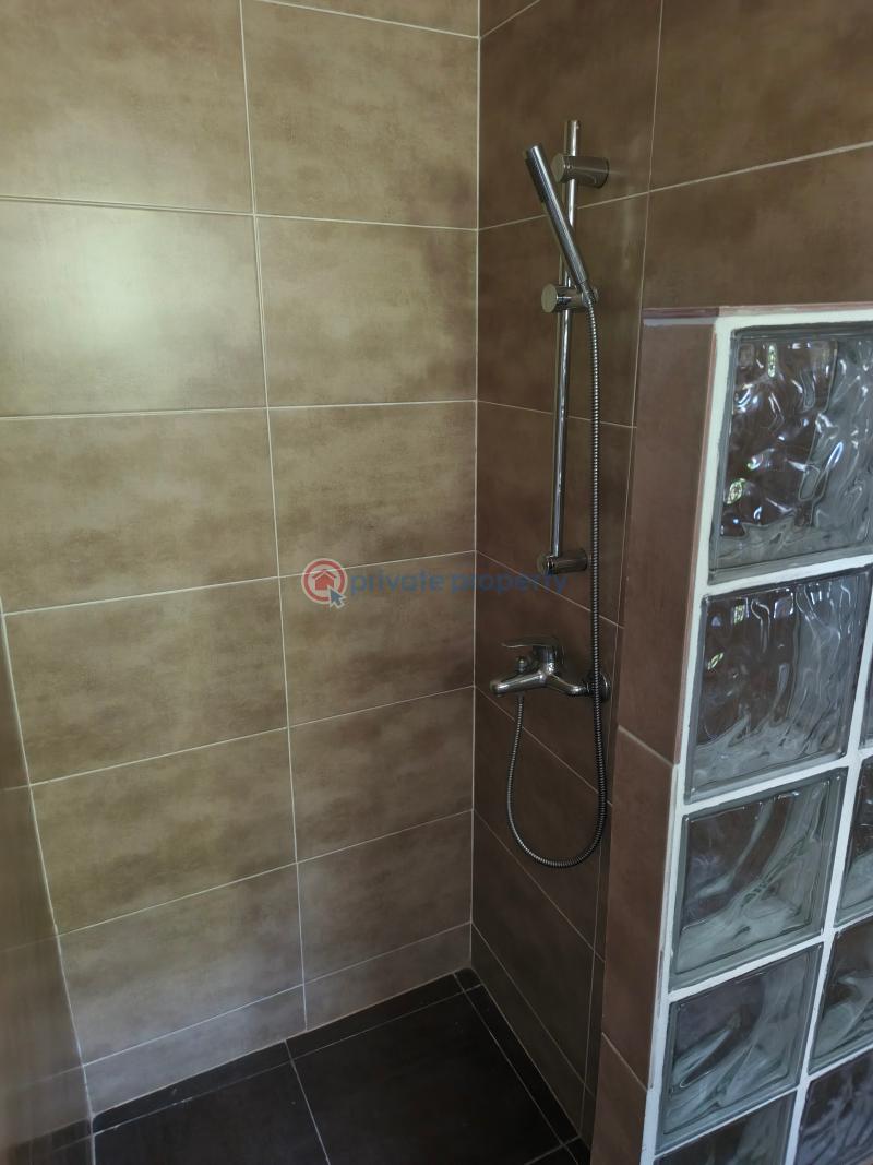 3 bedroom House For Rent Osu Road Accra - 16