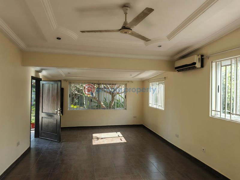 3 bedroom House For Rent Osu Road Accra - 7