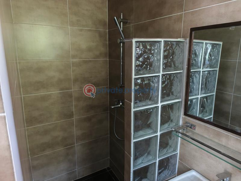 3 bedroom House For Rent Osu Road Accra - 17