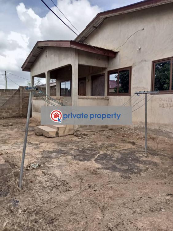 3 bedroom Detached Bungalow For Sale &nbsp;ablekuma Manhaen Accra Metropolitan  - 2