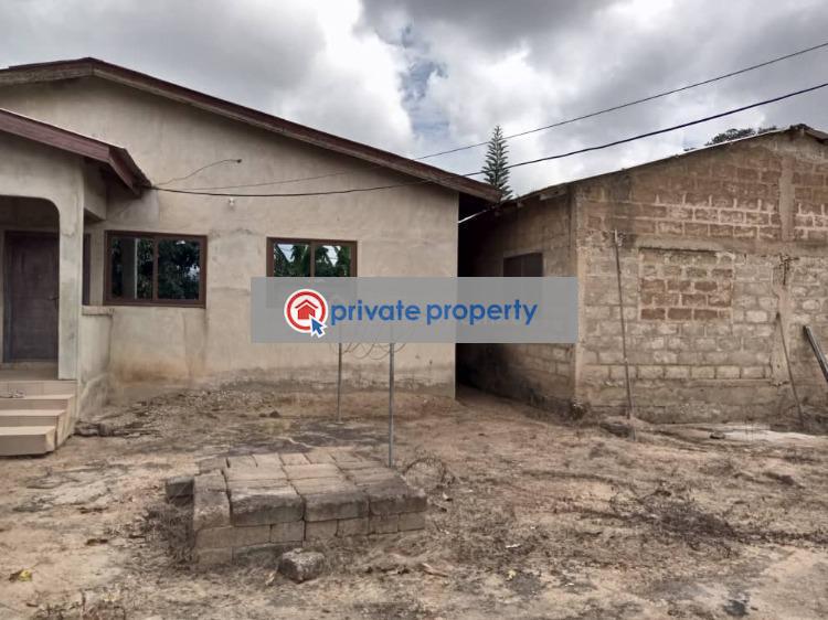 3 bedroom Detached Bungalow For Sale &nbsp;ablekuma Manhaen Accra Metropolitan  - 3