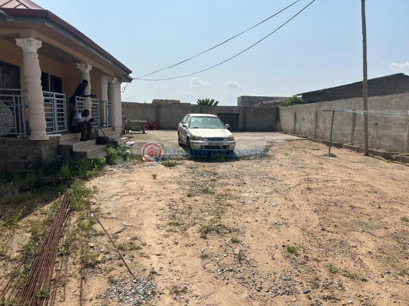 6 bedroom House For Sale Ngleshie Amanfrom, Tomefa McCarthy Hill Ga South Municipal Accra - 2