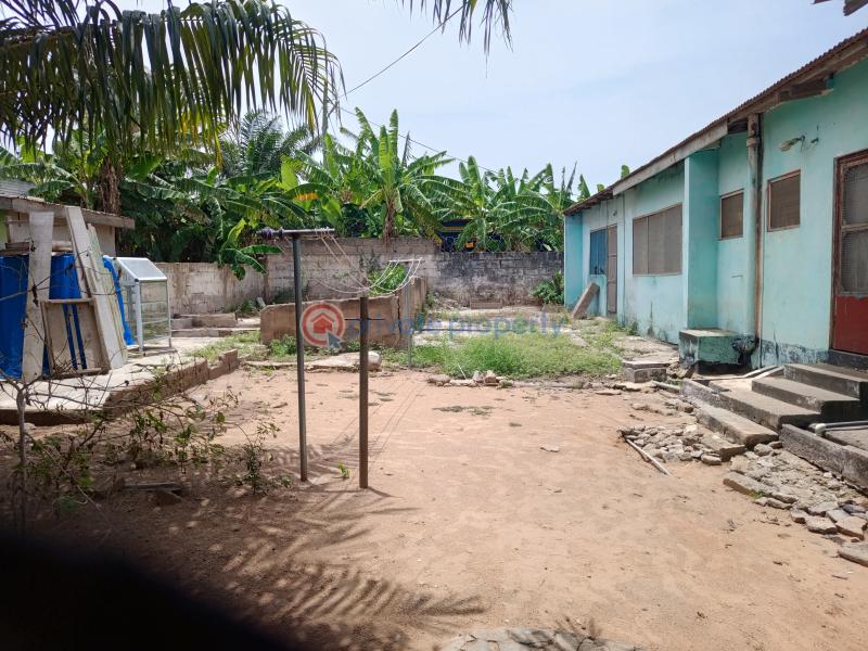 4 bedroom Detached Bungalow For Sale Datus Near Seven Great Dansoman Accra - 2