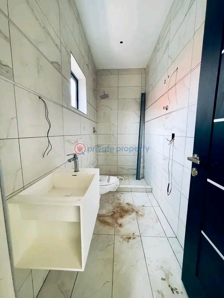 5 bedroom Apartment For Sale Spintex Accra - 3