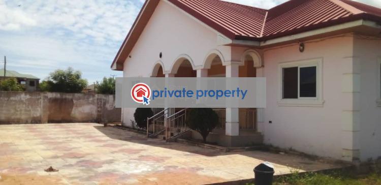 4 bedroom Detached Bungalow For Sale &nbsp;dawhenya Tema Accra - 1