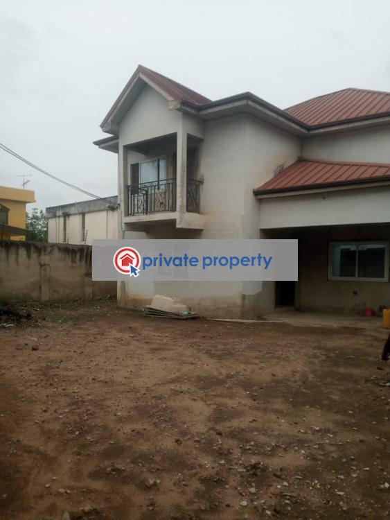 4 bedroom House For Sale Achimota Accra - 4