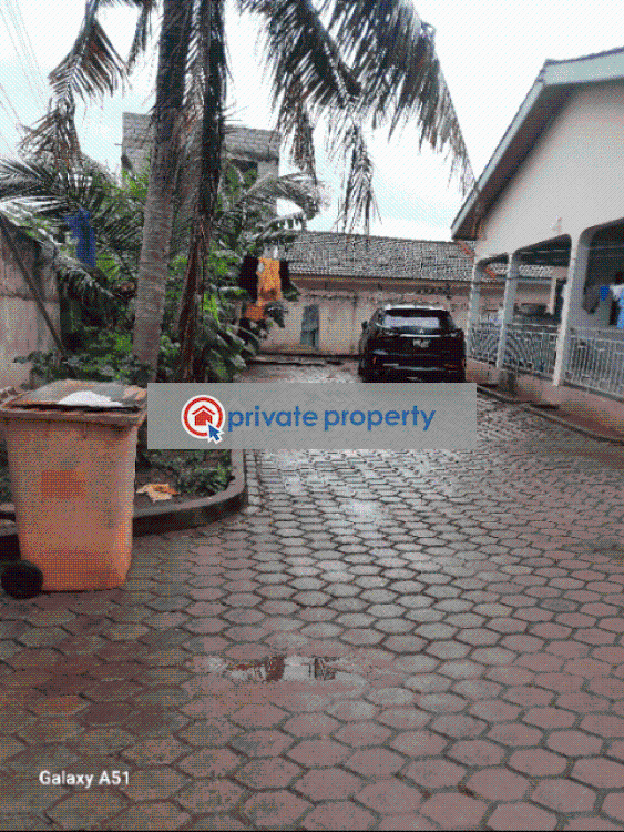 4 bedroom House For Sale &nbsp;mile 7 Achimota Accra - 8