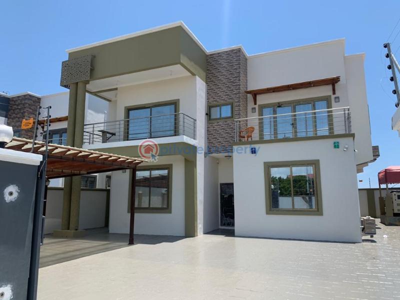 4 bedroom House For Sale Sakumono Community 14 Tema West Municipal District Accra - 1