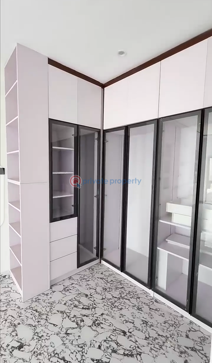 4 bedroom House For Sale Community 14 Lashibi Accra - 5